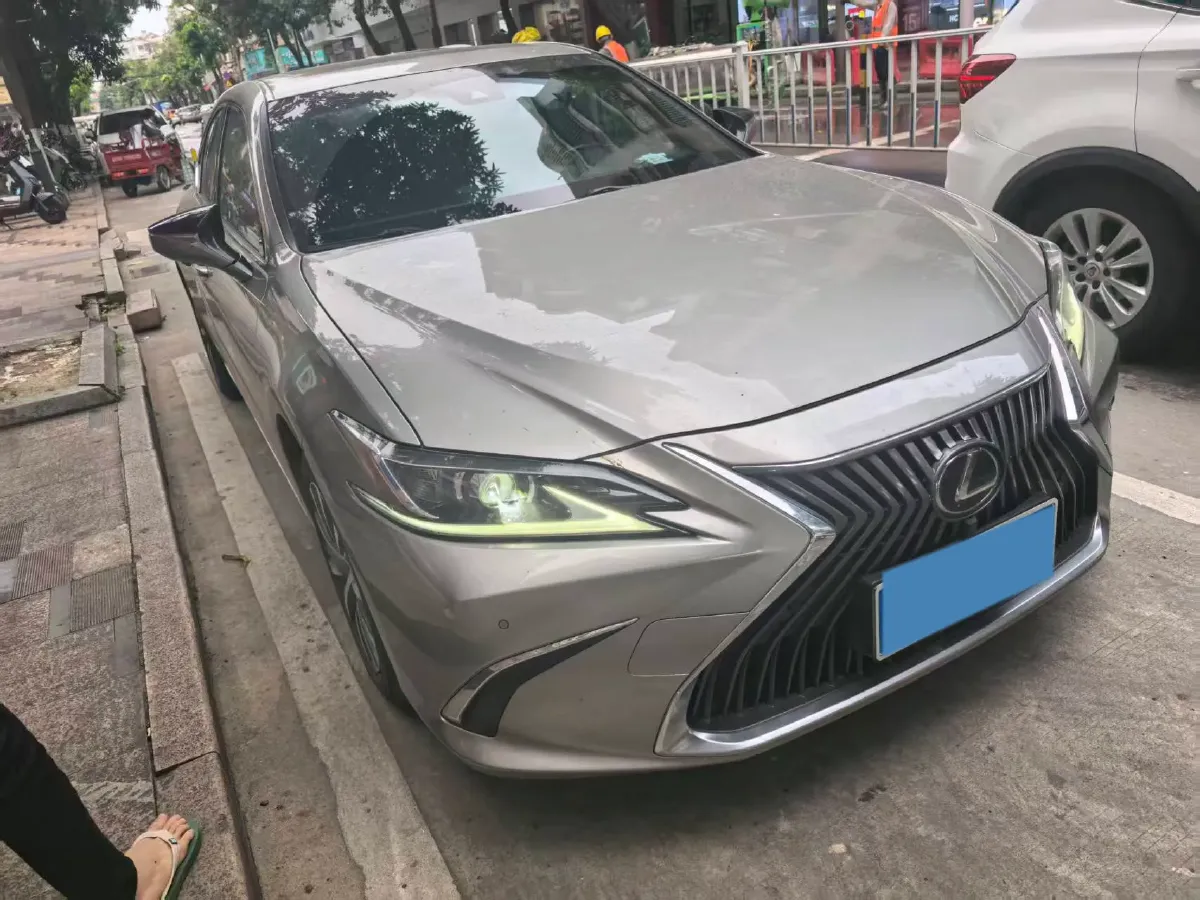 2021 Lexus ES 2.0L 173HP L4 CVT,autocango,china used car exporter,china ev exporter,chinese used car exporter,chinese used ev exporter