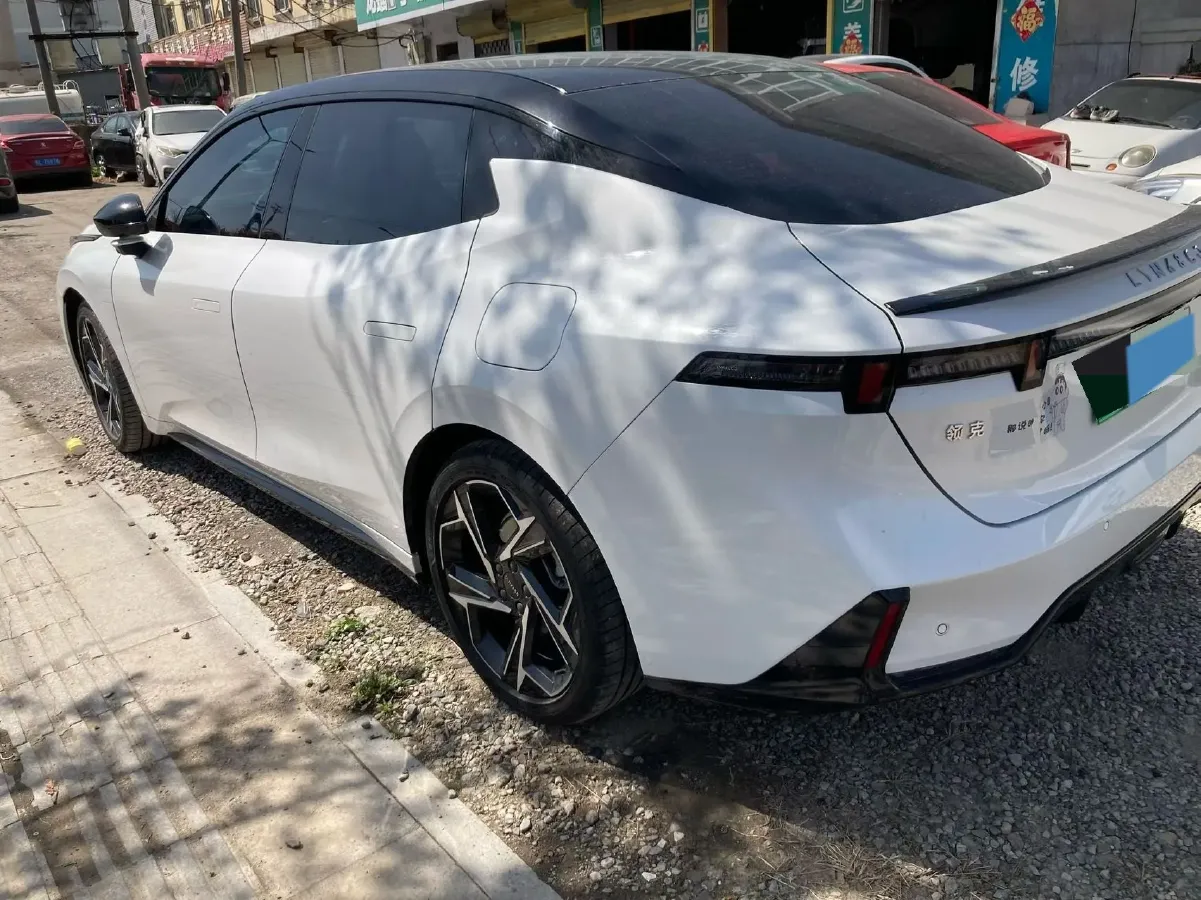 2024 LYNK&CO 07 EM-P 1.5T 163HP L4 3DHT PHEV 18.99KWH,autocango,china used car exporter,china ev exporter,chinese used car exporter,chinese used ev exporter