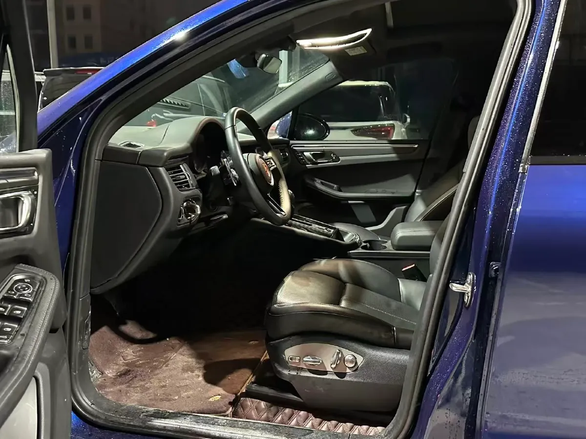 2023 Porsche Macan 2.0T 265HP L4 7DCT,autocango,china used car exporter,china ev exporter,chinese used car exporter,chinese used ev exporter