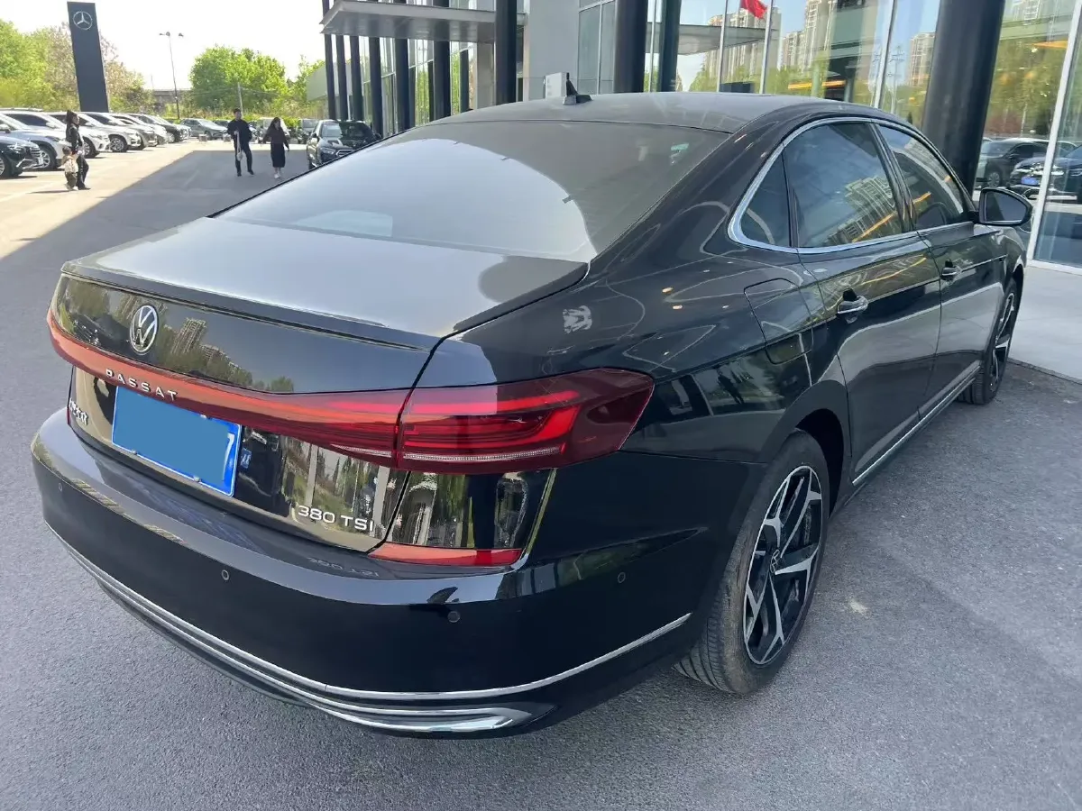 2024 Volkswagen Passat 2.0T 220HP L4 7DCT,autocango,china used car exporter,china ev exporter,chinese used car exporter,chinese used ev exporter