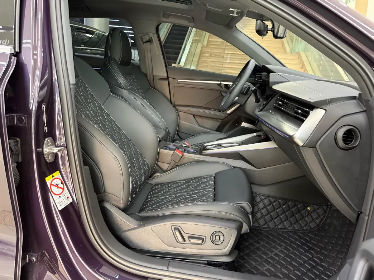 2025 Audi A3 1.5T 160HP L4 7DCT,autocango,china used car exporter,china ev exporter,chinese used car exporter,chinese used ev exporter