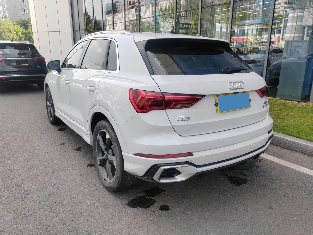 2024 Audi Q3 1.5T 160HP L4 7DCT,autocango,china used car exporter,china ev exporter,chinese used car exporter,chinese used ev exporter