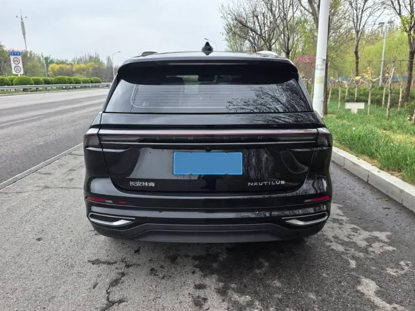 2025 Lincoln Nautilus 2.0T 261HP L4 8AT,autocango,china used car exporter,china ev exporter,chinese used car exporter,chinese used ev exporter