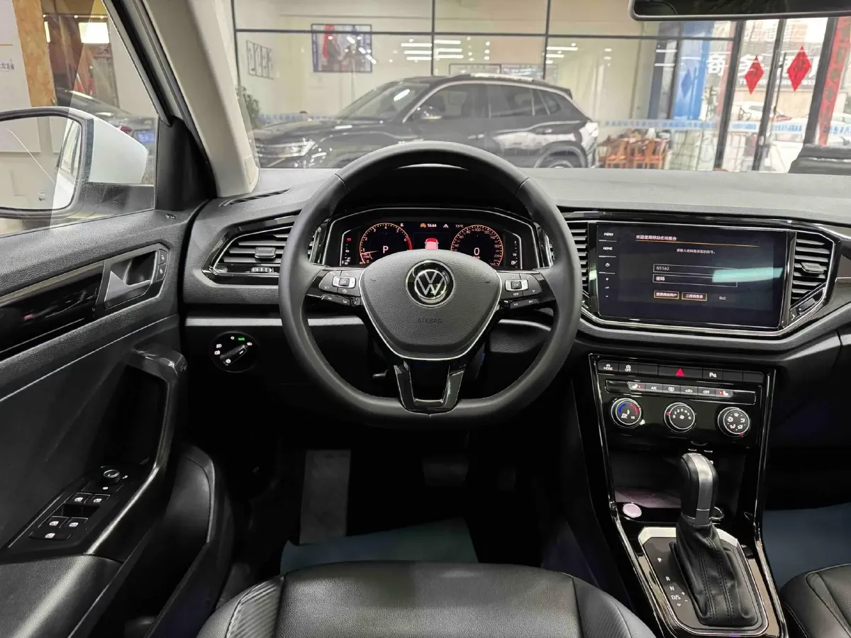 2022 Volkswagen T-Roc 1.4T 150HP L4 7DCT,autocango,china used car exporter,china ev exporter,chinese used car exporter,chinese used ev exporter