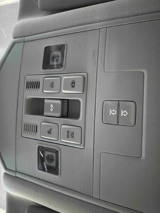 2022 Volkswagen T-Roc 1.4T 150HP L4 7DCT,autocango,china used car exporter,china ev exporter,chinese used car exporter,chinese used ev exporter