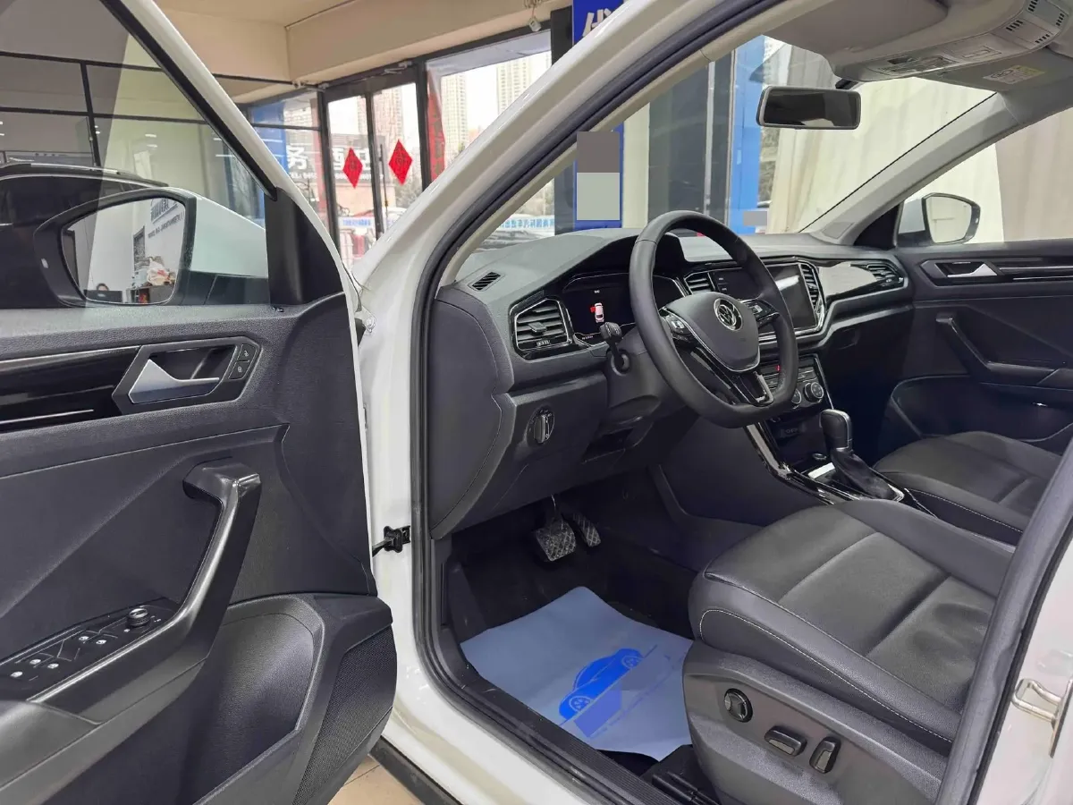 2022 Volkswagen T-Roc 1.4T 150HP L4 7DCT,autocango,china used car exporter,china ev exporter,chinese used car exporter,chinese used ev exporter
