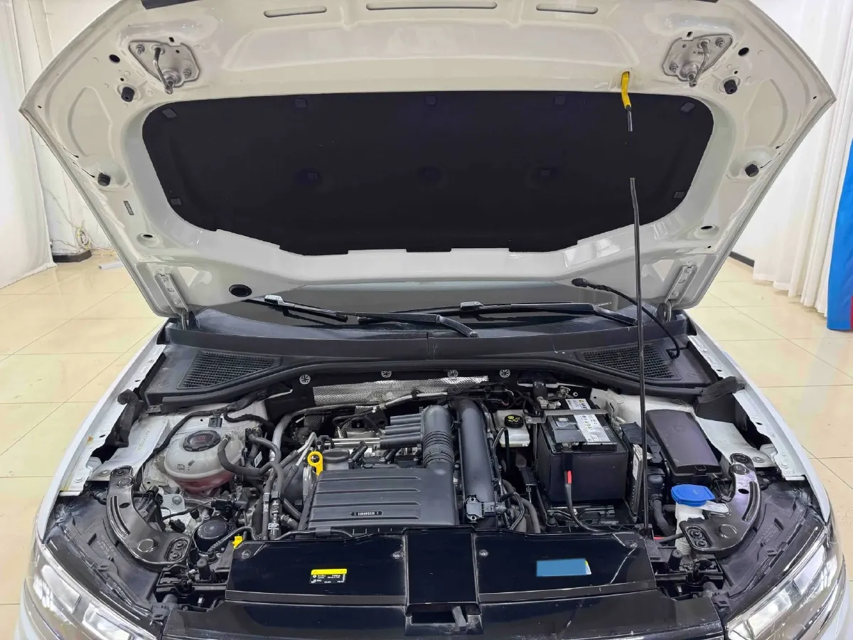 2022 Volkswagen T-Roc 1.4T 150HP L4 7DCT,autocango,china used car exporter,china ev exporter,chinese used car exporter,chinese used ev exporter