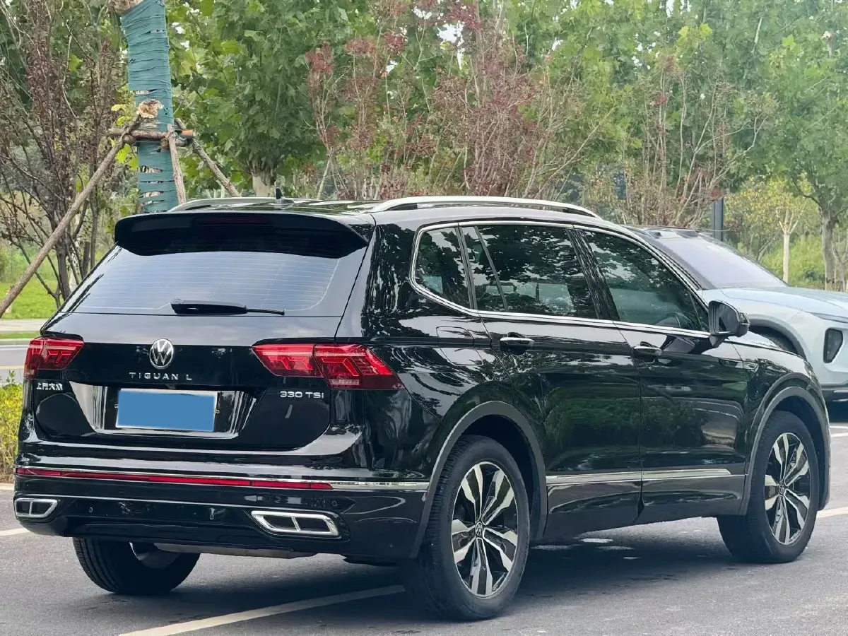 2023 Volkswagen Tiguan L 2.0T 186HP L4 7DCT,autocango,china used car exporter,china ev exporter,chinese used car exporter,chinese used ev exporter