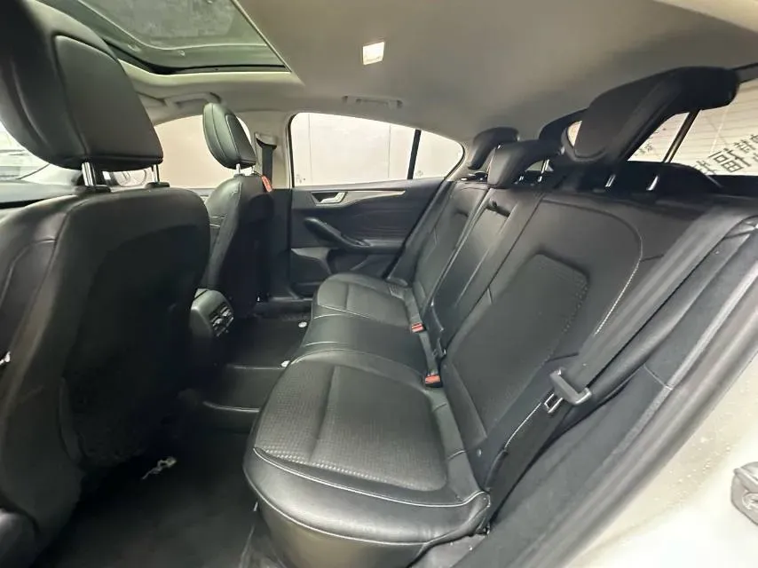 2020 Ford Focus 1.5T 174HP L3 8AT,autocango,china used car exporter,china ev exporter,chinese used car exporter,chinese used ev exporter