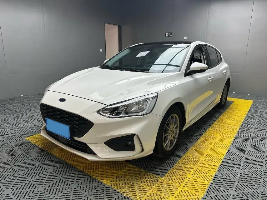2020 Ford Focus 1.5T 174HP L3 8AT,autocango,china used car exporter,china ev exporter,chinese used car exporter,chinese used ev exporter
