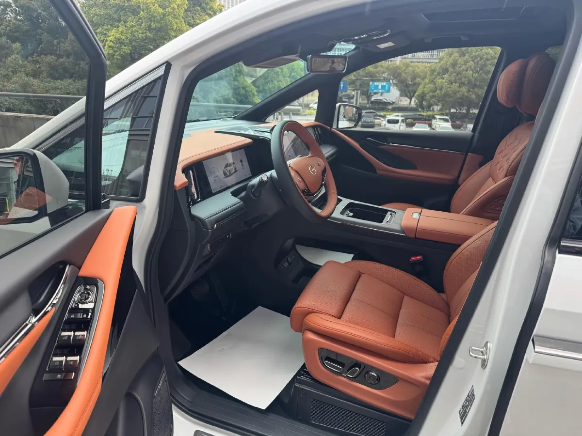 2025 GAC Trumpchi M8 2.0T 190HP L4 2DHT PHEV,autocango,china used car exporter,china ev exporter,chinese used car exporter,chinese used ev exporter