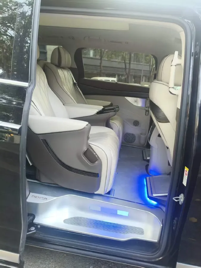 2022 BMW X2 2.0T 192HP L4 8AT,autocango,china used car exporter,china ev exporter,chinese used car exporter,chinese used ev exporter