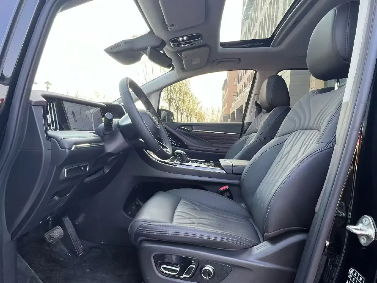 2024 GAC Trumpchi M8 2.0T 252HP L4 8AT,autocango,china used car exporter,china ev exporter,chinese used car exporter,chinese used ev exporter