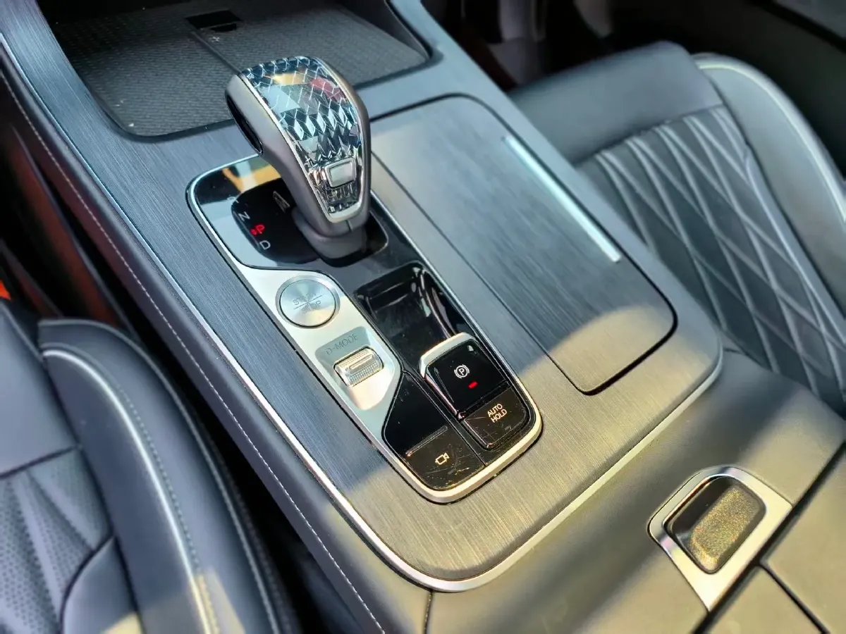 2025 GAC Trumpchi GS8 2.0T 252HP L4 8AT,autocango,china used car exporter,china ev exporter,chinese used car exporter,chinese used ev exporter