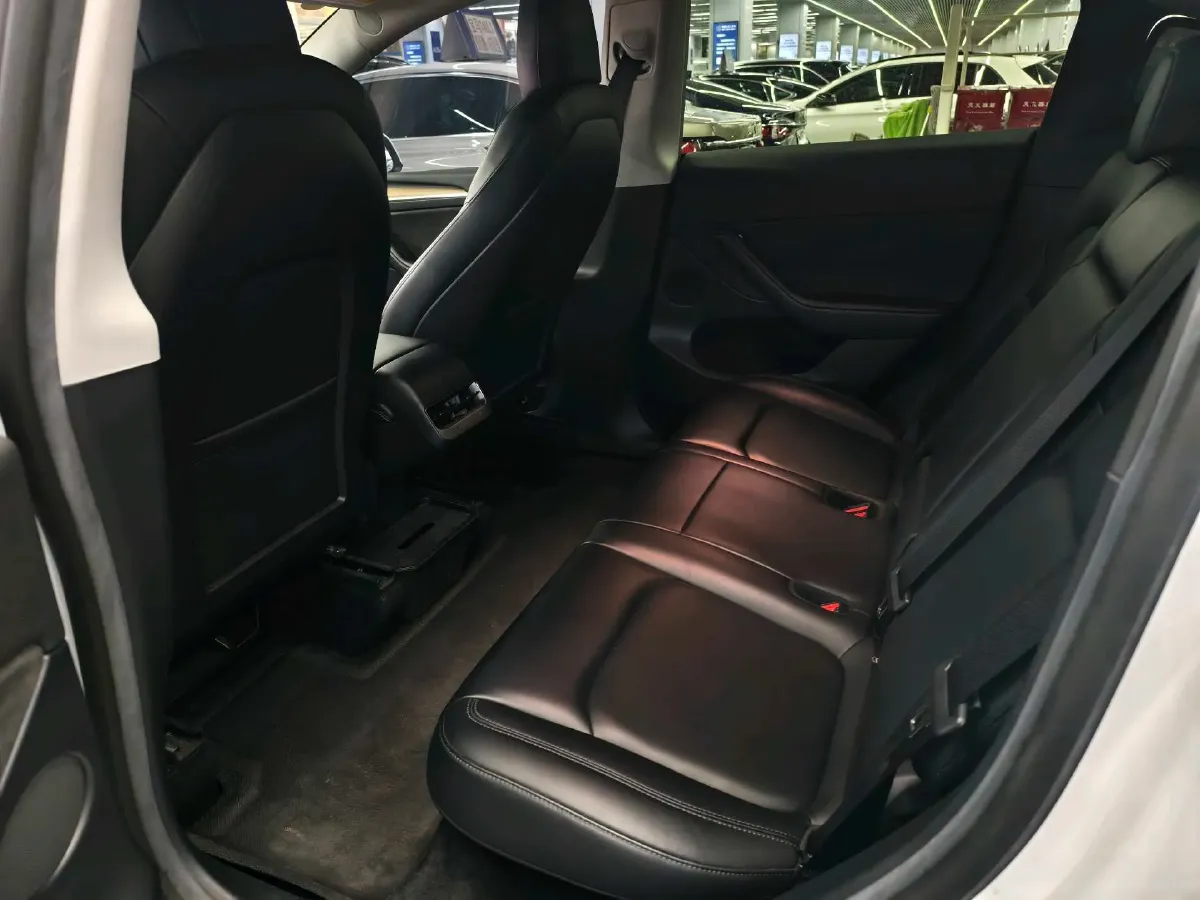 2022 Tesla Model Y BEV 60KWH,autocango,china used car exporter,china ev exporter,chinese used car exporter,chinese used ev exporter