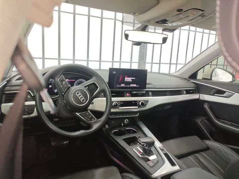 2020 Audi A4L 2.0T 190HP L4 7DCT,autocango,china used car exporter,china ev exporter,chinese used car exporter,chinese used ev exporter
