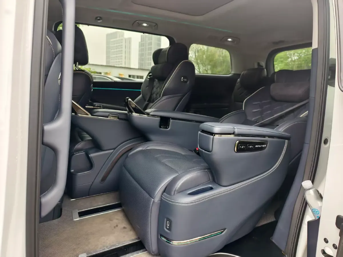 2025 GAC Trumpchi M8 2.0T 190HP L4 2DHT PHEV,autocango,china used car exporter,china ev exporter,chinese used car exporter,chinese used ev exporter