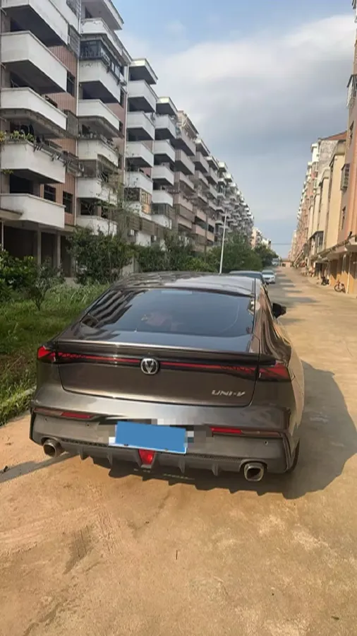 2022 ChangAn UNI-V 1.5T 188HP L4 7DCT,autocango,china used car exporter,china ev exporter,chinese used car exporter,chinese used ev exporter