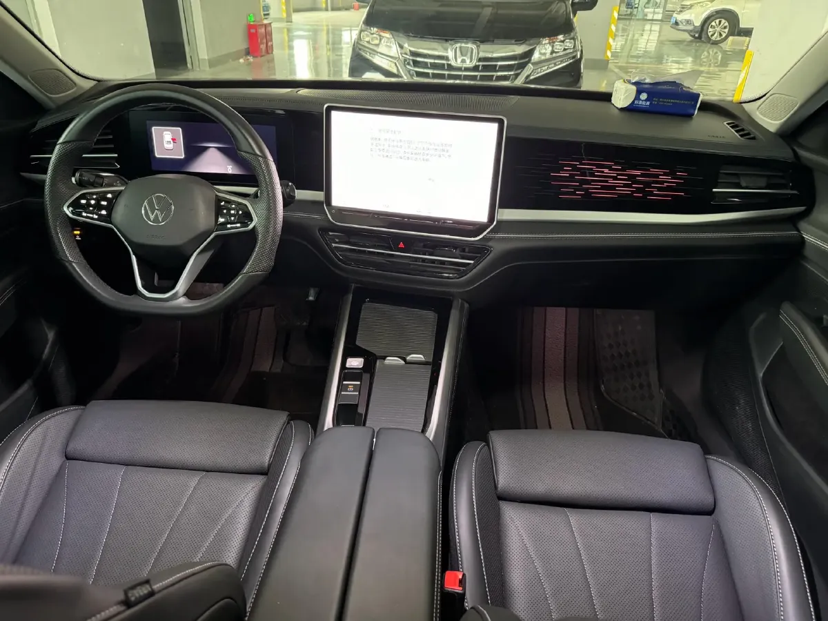 2025 Volkswagen Passat 2.0T 220HP L4 7DCT,autocango,china used car exporter,china ev exporter,chinese used car exporter,chinese used ev exporter