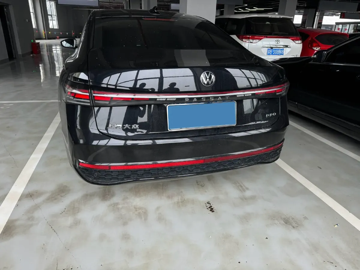 2025 Volkswagen Passat 2.0T 220HP L4 7DCT,autocango,china used car exporter,china ev exporter,chinese used car exporter,chinese used ev exporter