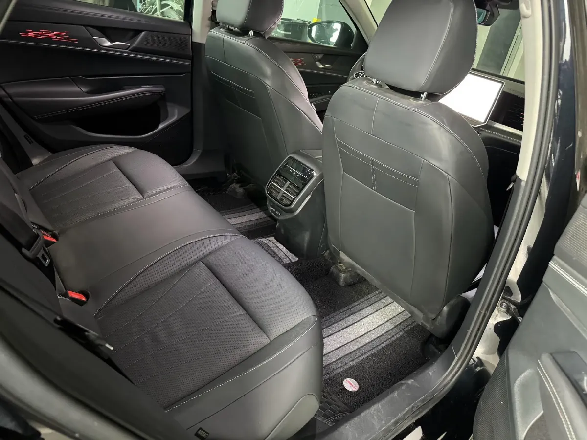 2025 Volkswagen Passat 2.0T 220HP L4 7DCT,autocango,china used car exporter,china ev exporter,chinese used car exporter,chinese used ev exporter