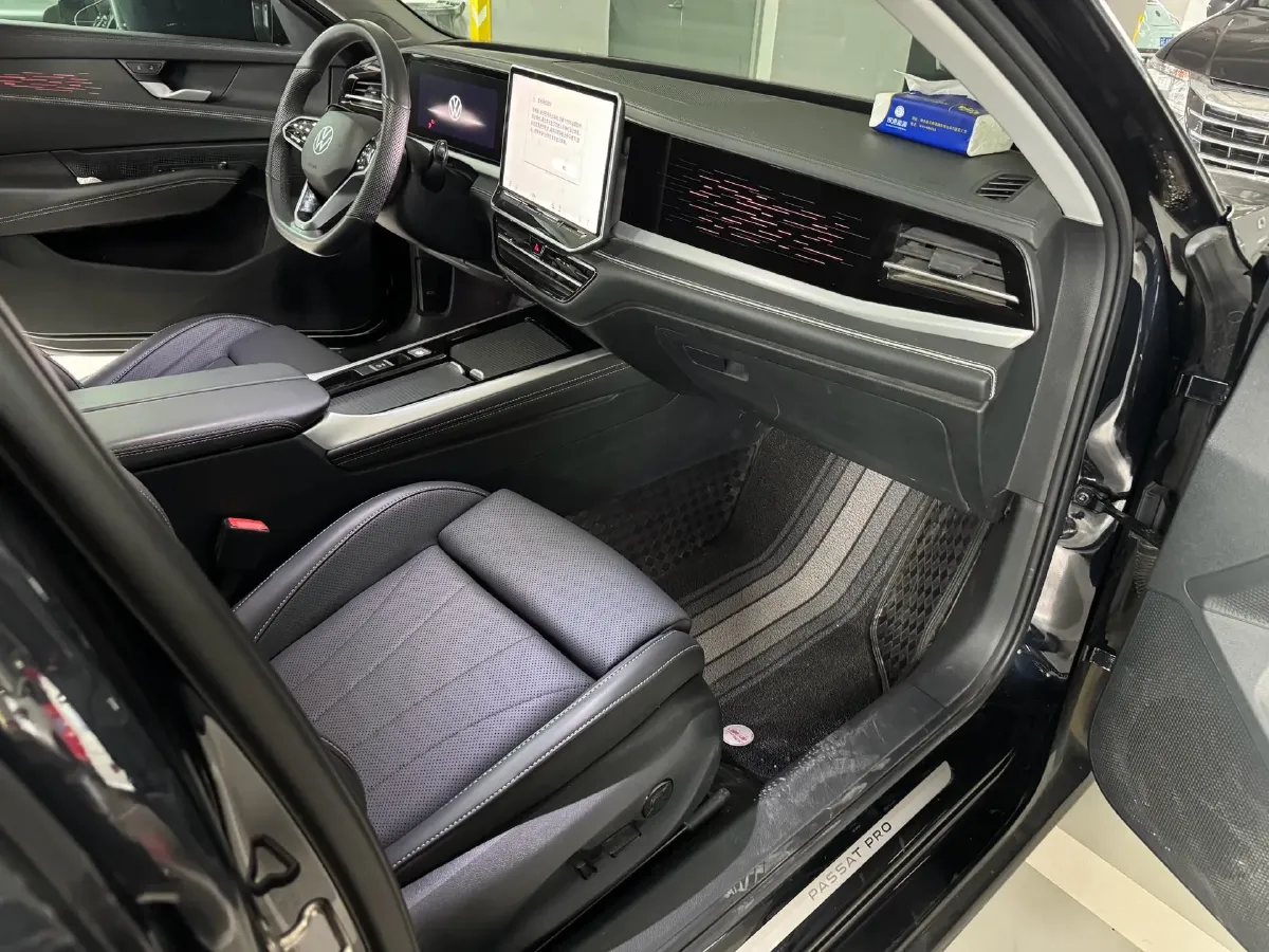 2025 Volkswagen Passat 2.0T 220HP L4 7DCT,autocango,china used car exporter,china ev exporter,chinese used car exporter,chinese used ev exporter