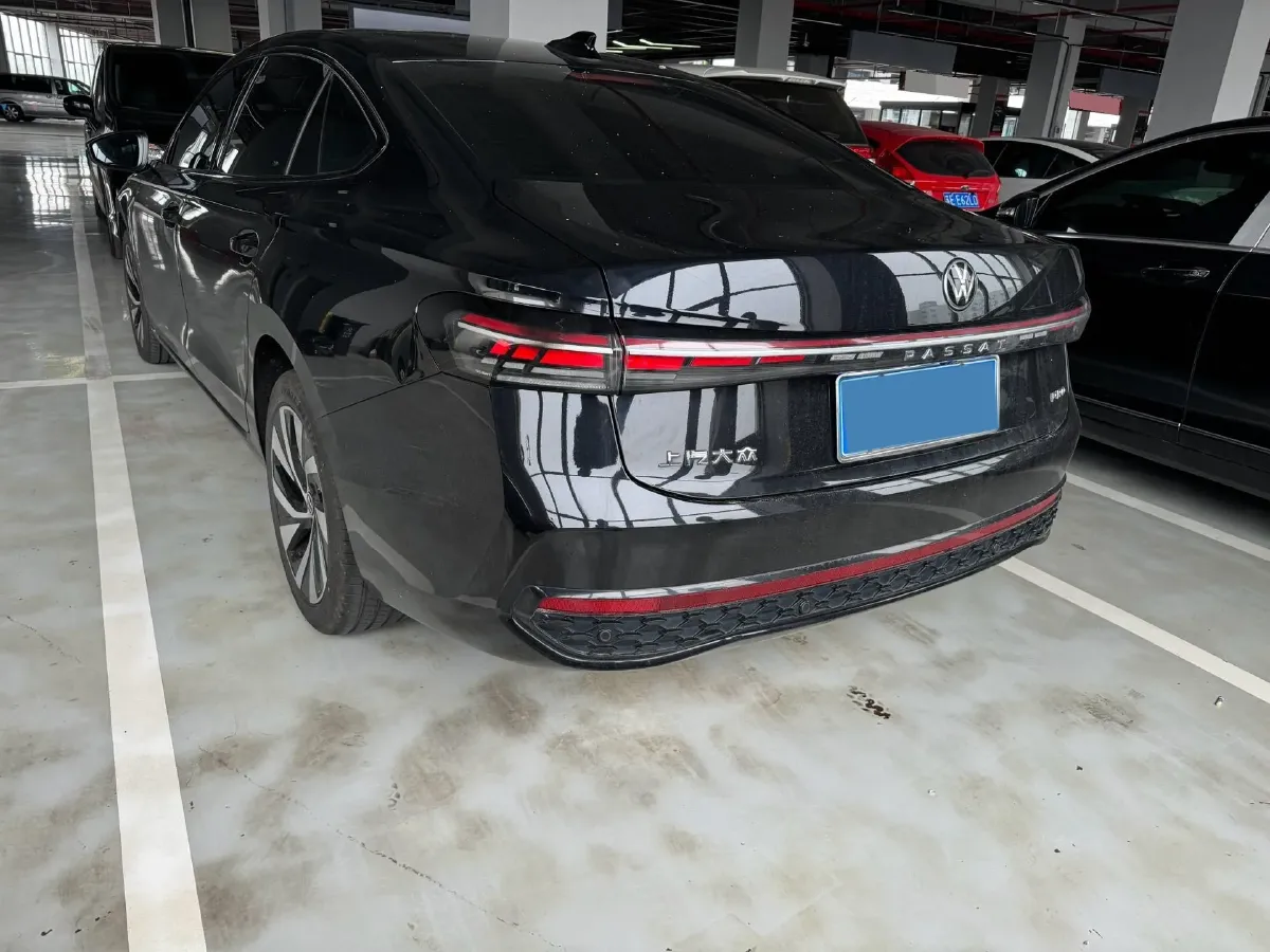 2025 Volkswagen Passat 2.0T 220HP L4 7DCT,autocango,china used car exporter,china ev exporter,chinese used car exporter,chinese used ev exporter