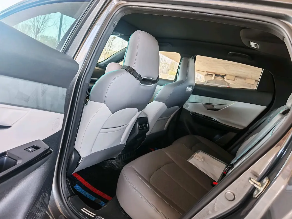 2023 ChangAn UNI-T 1.5T 188HP L4 7DCT,autocango,china used car exporter,china ev exporter,chinese used car exporter,chinese used ev exporter