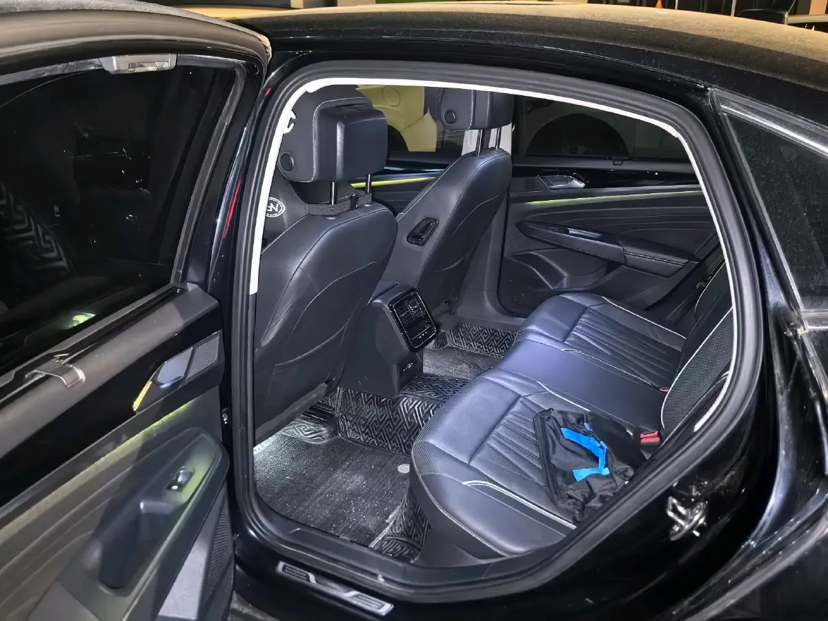 2022 Xpeng P7 BEV 60.2KWH,autocango,china used car exporter,china ev exporter,chinese used car exporter,chinese used ev exporter