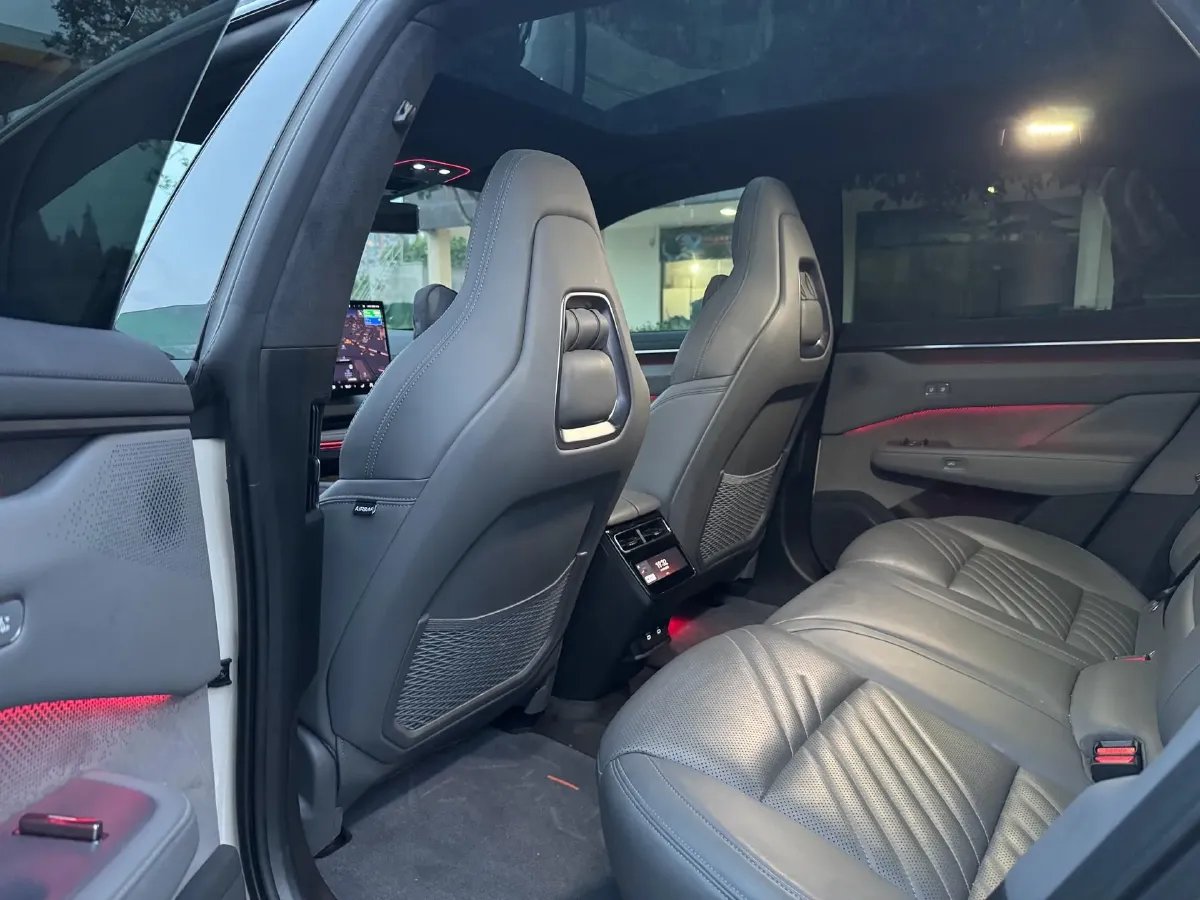 2025 Zeekr 001 BEV 100KWH,autocango,china used car exporter,china ev exporter,chinese used car exporter,chinese used ev exporter