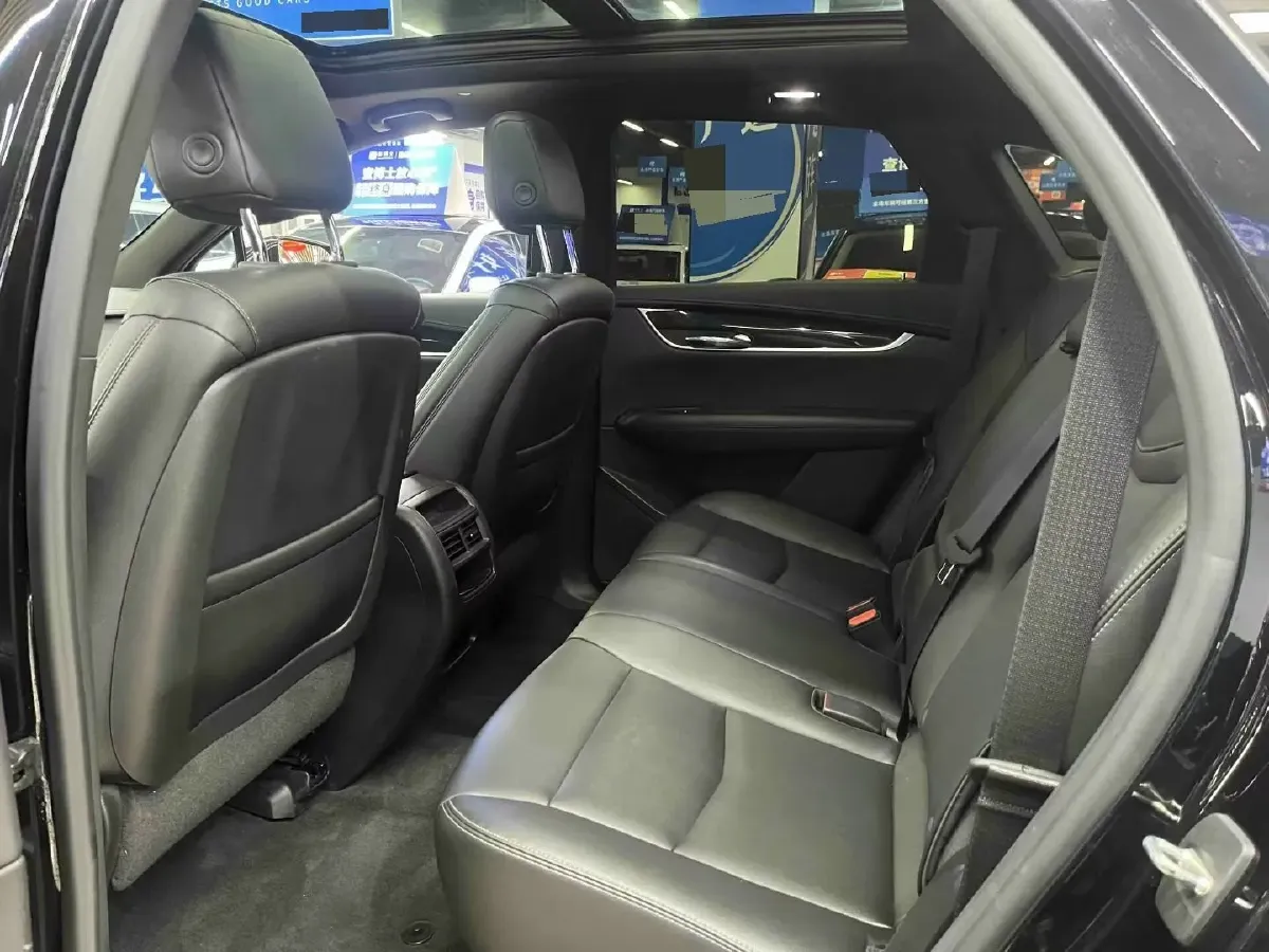 2021 Cadillac XT5 2.0T 237HP L4 9AT,autocango,china used car exporter,china ev exporter,chinese used car exporter,chinese used ev exporter