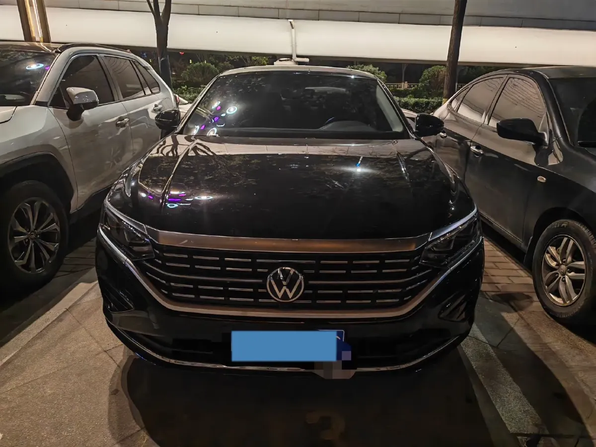 2024 Volkswagen Passat 2.0T 220HP L4 7DCT,autocango,china used car exporter,china ev exporter,chinese used car exporter,chinese used ev exporter