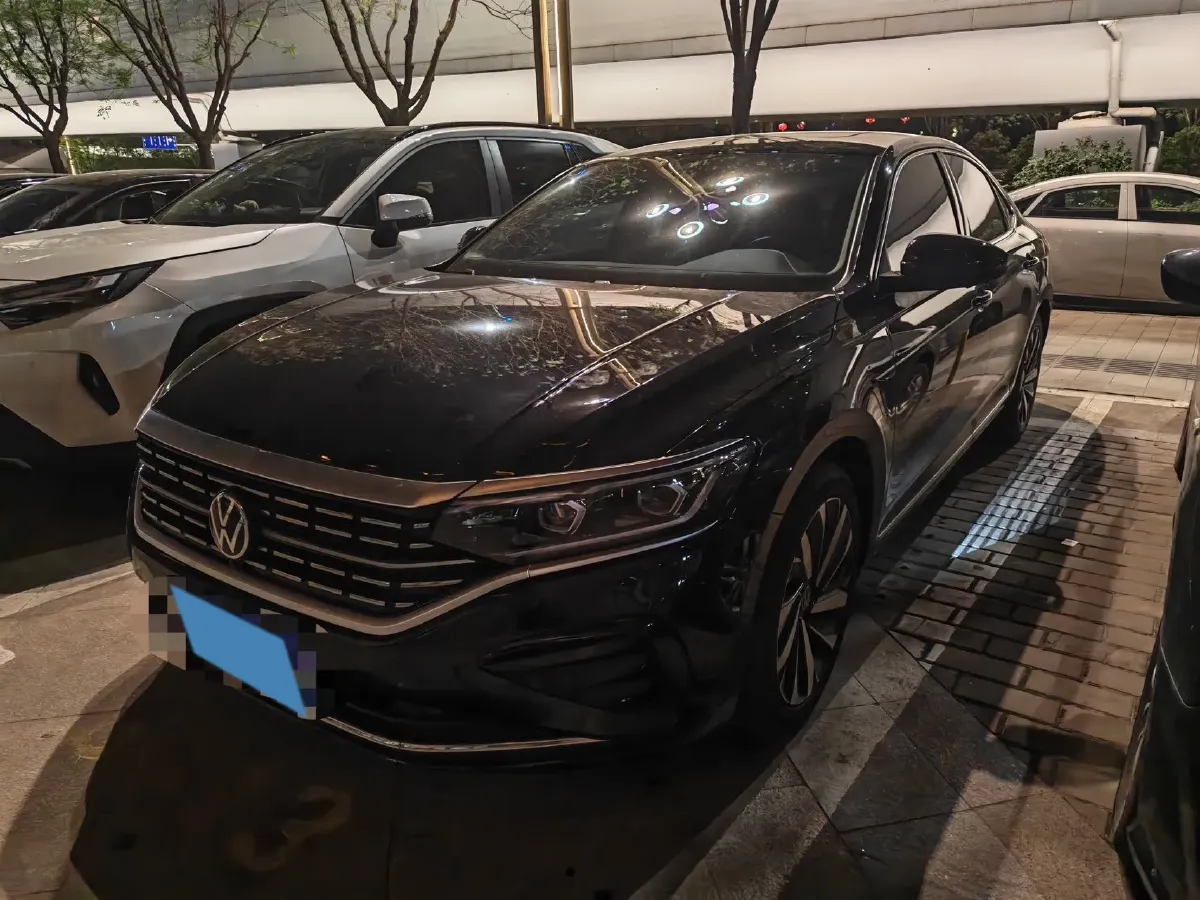 2024 Volkswagen Passat 2.0T 220HP L4 7DCT,autocango,china used car exporter,china ev exporter,chinese used car exporter,chinese used ev exporter
