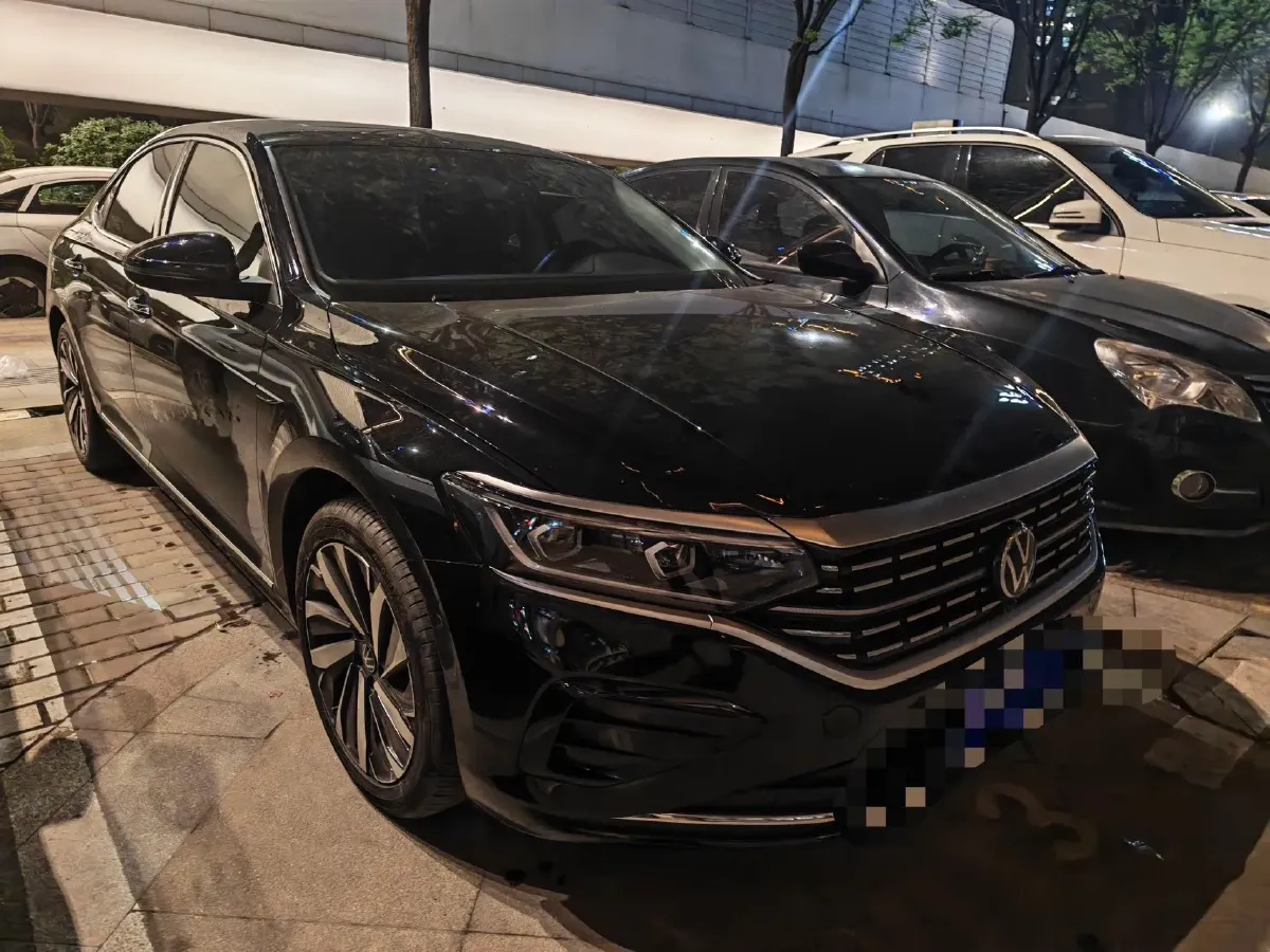 2024 Volkswagen Passat 2.0T 220HP L4 7DCT,autocango,china used car exporter,china ev exporter,chinese used car exporter,chinese used ev exporter