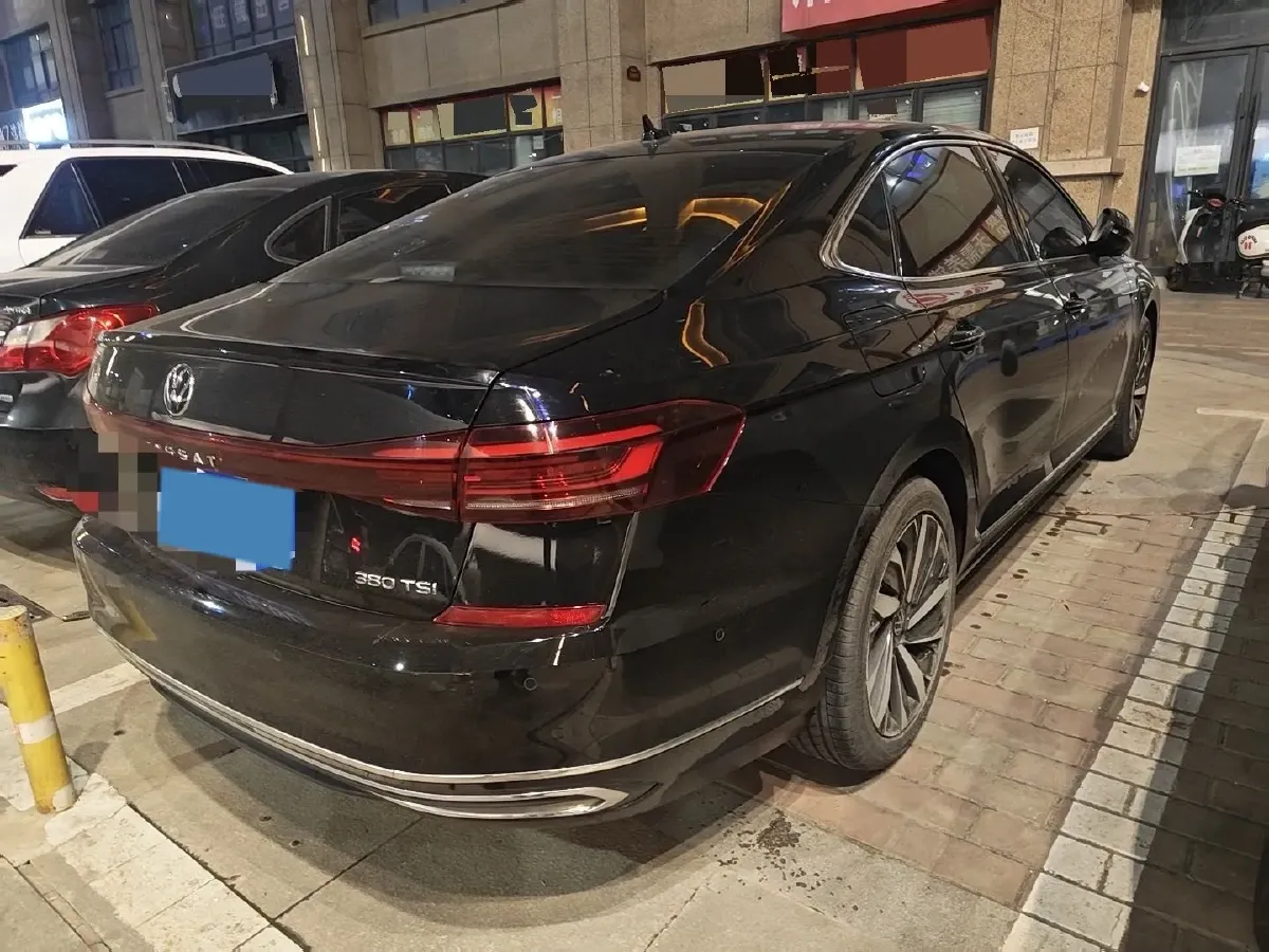 2024 Volkswagen Passat 2.0T 220HP L4 7DCT,autocango,china used car exporter,china ev exporter,chinese used car exporter,chinese used ev exporter
