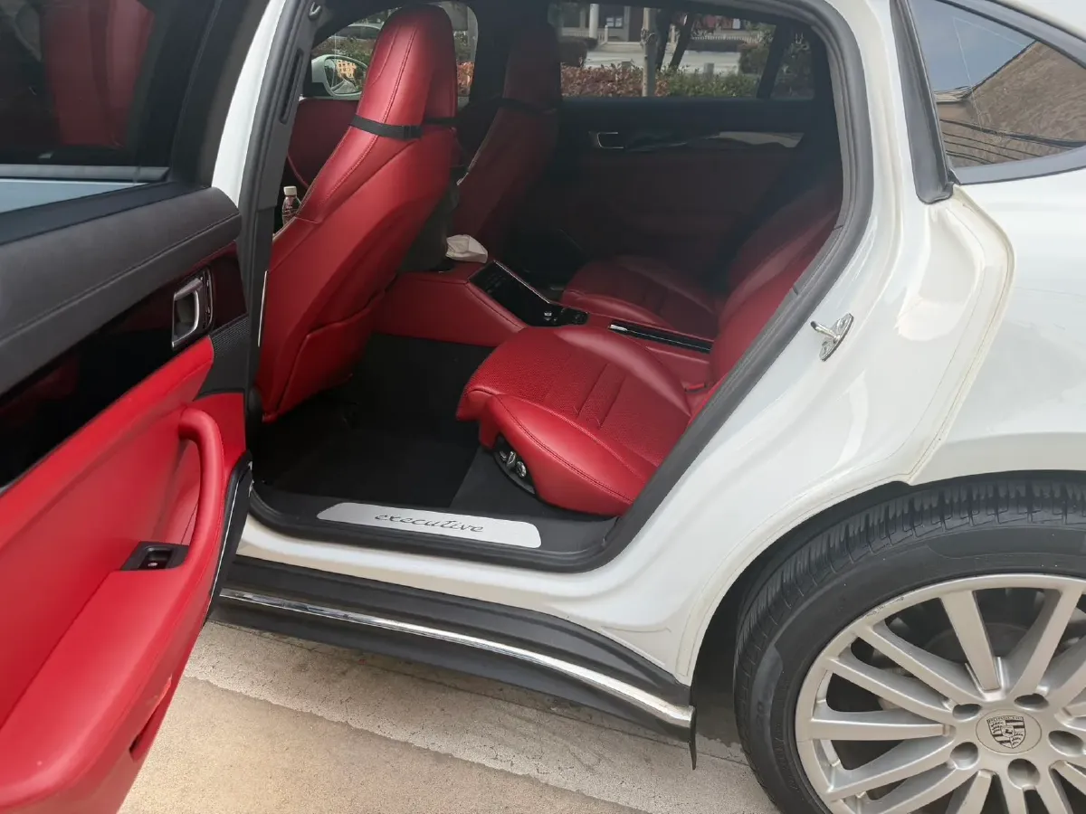 2017 Porsche Panamera 3.0T 330HP V6 8DCT,autocango,china used car exporter,china ev exporter,chinese used car exporter,chinese used ev exporter