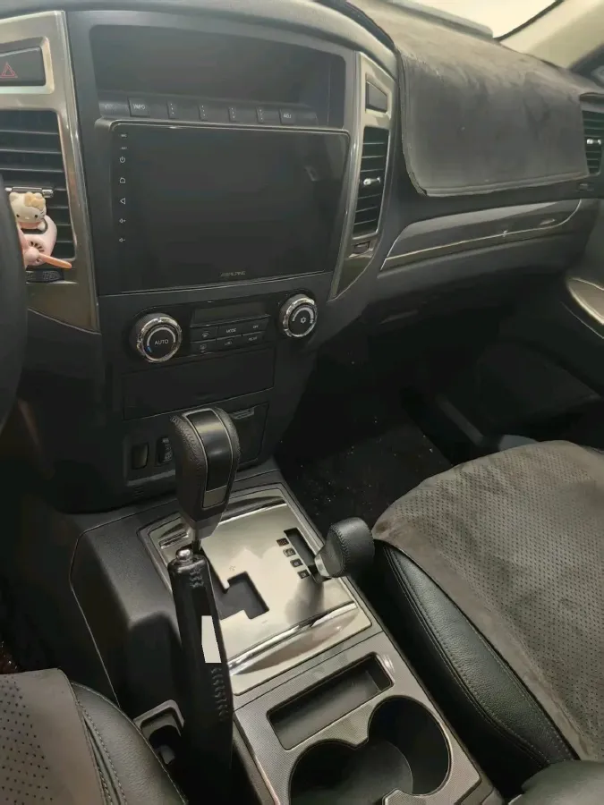 2019 Mitsubishi Pajero 3.0L 174HP V6 5AT,autocango,china used car exporter,china ev exporter,chinese used car exporter,chinese used ev exporter