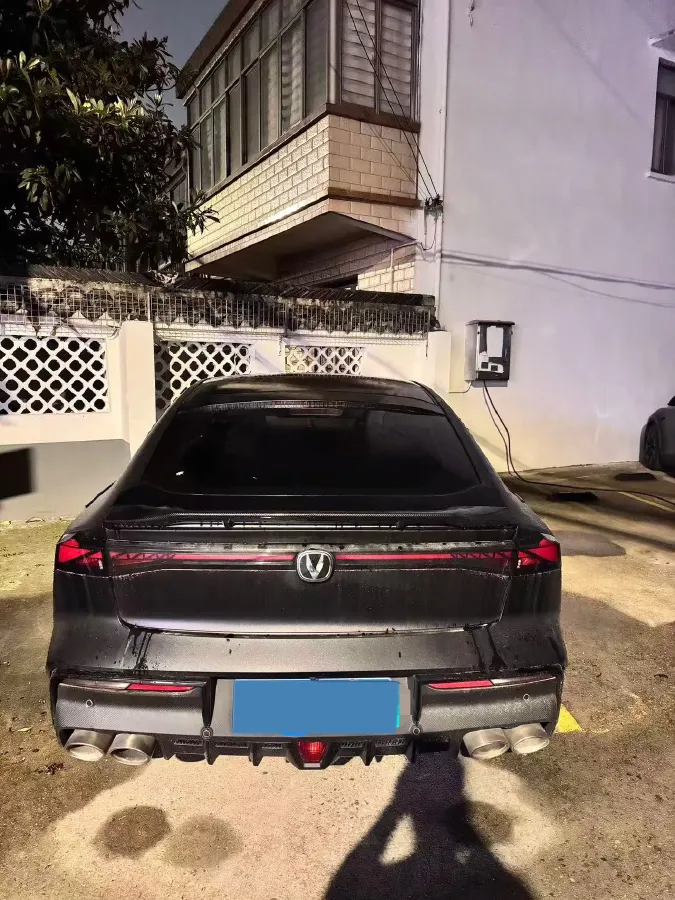 2022 ChangAn UNI-V 2.0T 233HP L4 8AT,autocango,china used car exporter,china ev exporter,chinese used car exporter,chinese used ev exporter