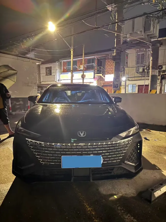 2022 ChangAn UNI-V 2.0T 233HP L4 8AT,autocango,china used car exporter,china ev exporter,chinese used car exporter,chinese used ev exporter