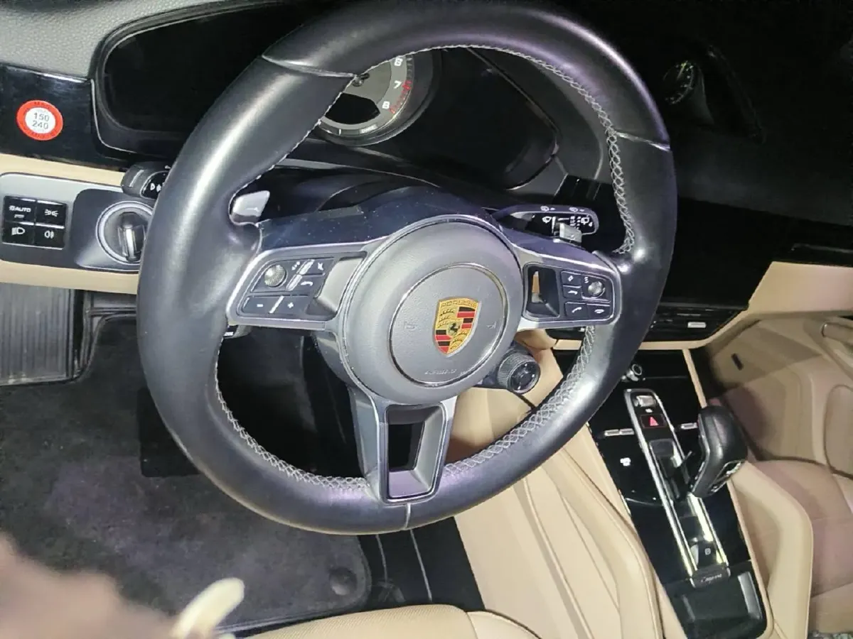 2021 Porsche Cayenne 2.0T 252HP L4 8AT PHEV 17.9KWH,autocango,china used car exporter,china ev exporter,chinese used car exporter,chinese used ev exporter