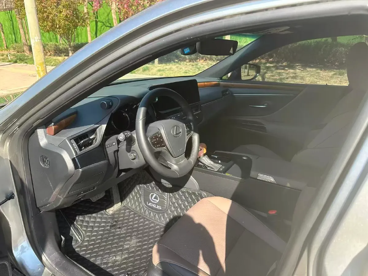 2024 Lexus ES 2.0L 173HP L4 CVT,autocango,china used car exporter,china ev exporter,chinese used car exporter,chinese used ev exporter