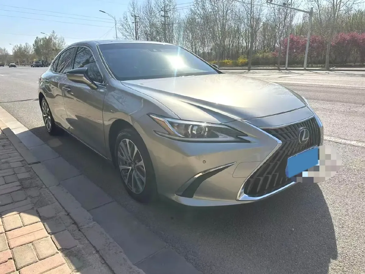 2024 Lexus ES 2.0L 173HP L4 CVT,autocango,china used car exporter,china ev exporter,chinese used car exporter,chinese used ev exporter