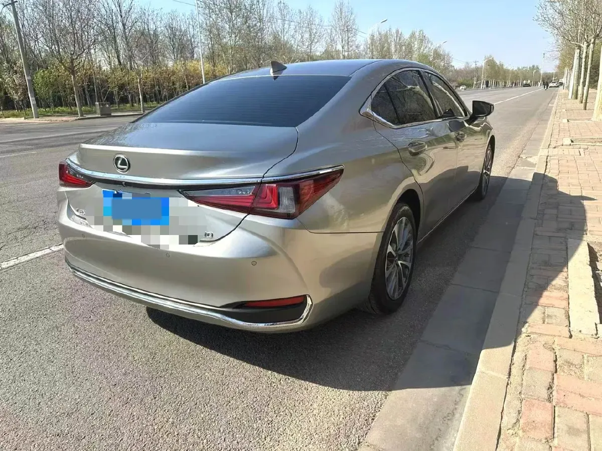 2024 Lexus ES 2.0L 173HP L4 CVT,autocango,china used car exporter,china ev exporter,chinese used car exporter,chinese used ev exporter