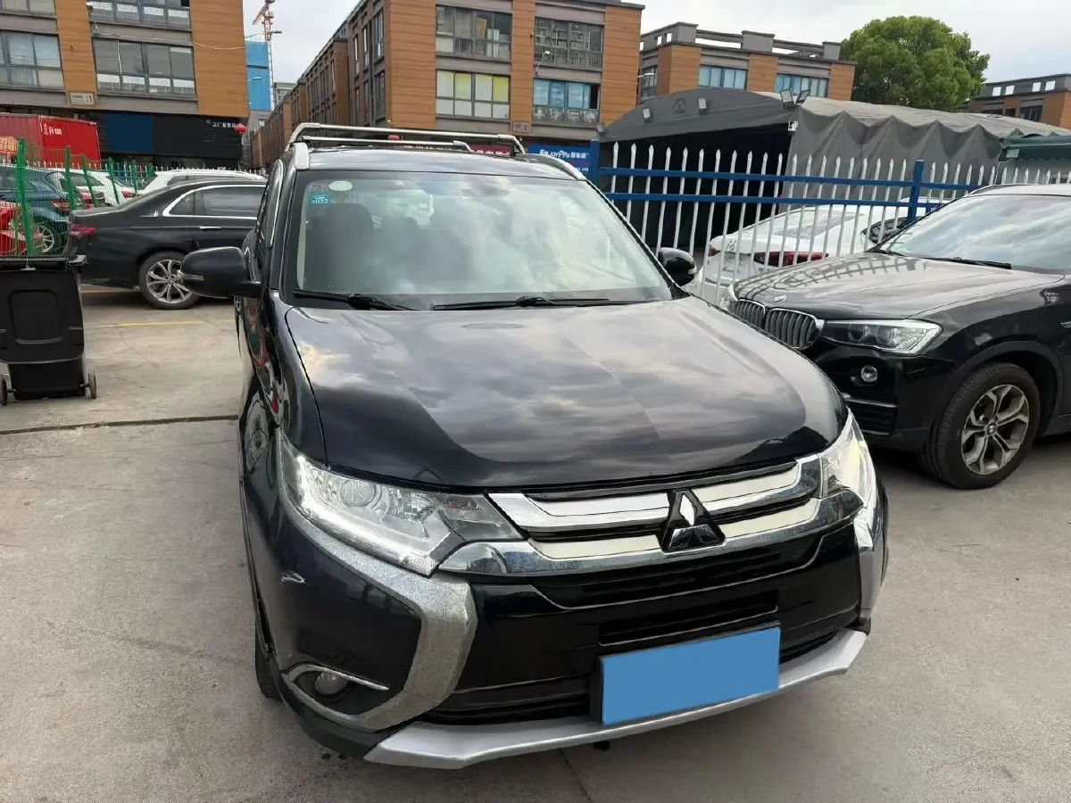2018 Mitsubishi Outlander 2.0L 166HP L4 CVT,autocango,china used car exporter,china ev exporter,chinese used car exporter,chinese used ev exporter