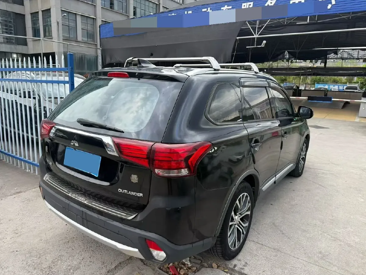2018 Mitsubishi Outlander 2.0L 166HP L4 CVT,autocango,china used car exporter,china ev exporter,chinese used car exporter,chinese used ev exporter