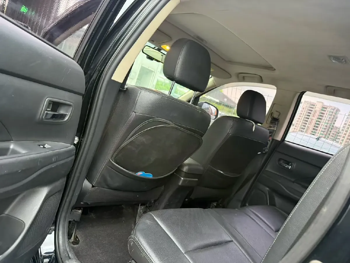 2018 Mitsubishi Outlander 2.0L 166HP L4 CVT,autocango,china used car exporter,china ev exporter,chinese used car exporter,chinese used ev exporter