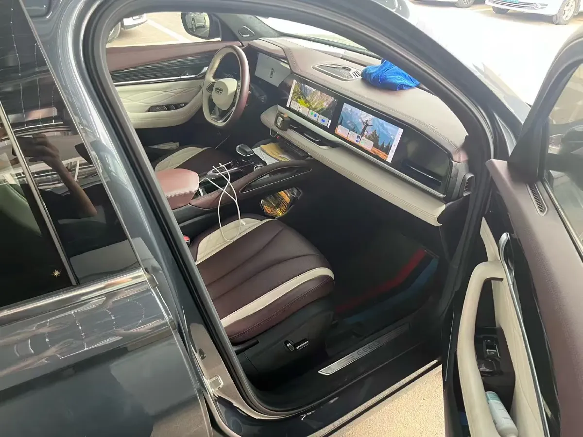 2021 Geely Monjaro 2.0T 218HP L4 7DCT,autocango,china used car exporter,china ev exporter,chinese used car exporter,chinese used ev exporter