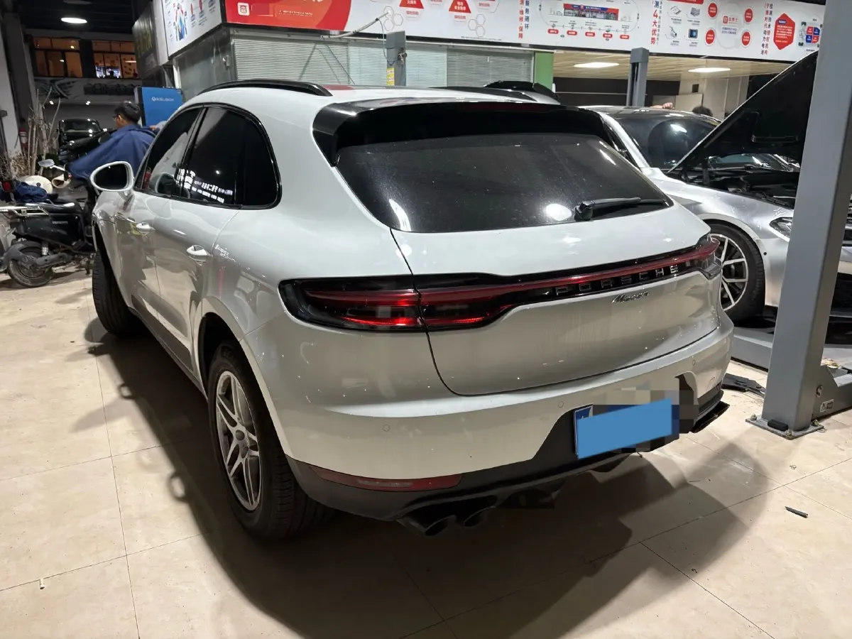 2018 Porsche Macan 2.0T 252HP L4 7DCT,autocango,china used car exporter,china ev exporter,chinese used car exporter,chinese used ev exporter