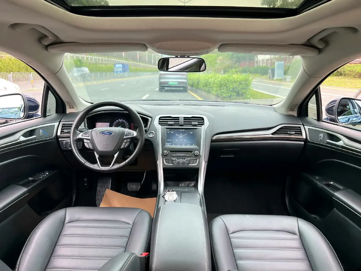 2018 Ford Mondeo 2.0T 204HP L4 6AT,autocango,china used car exporter,china ev exporter,chinese used car exporter,chinese used ev exporter