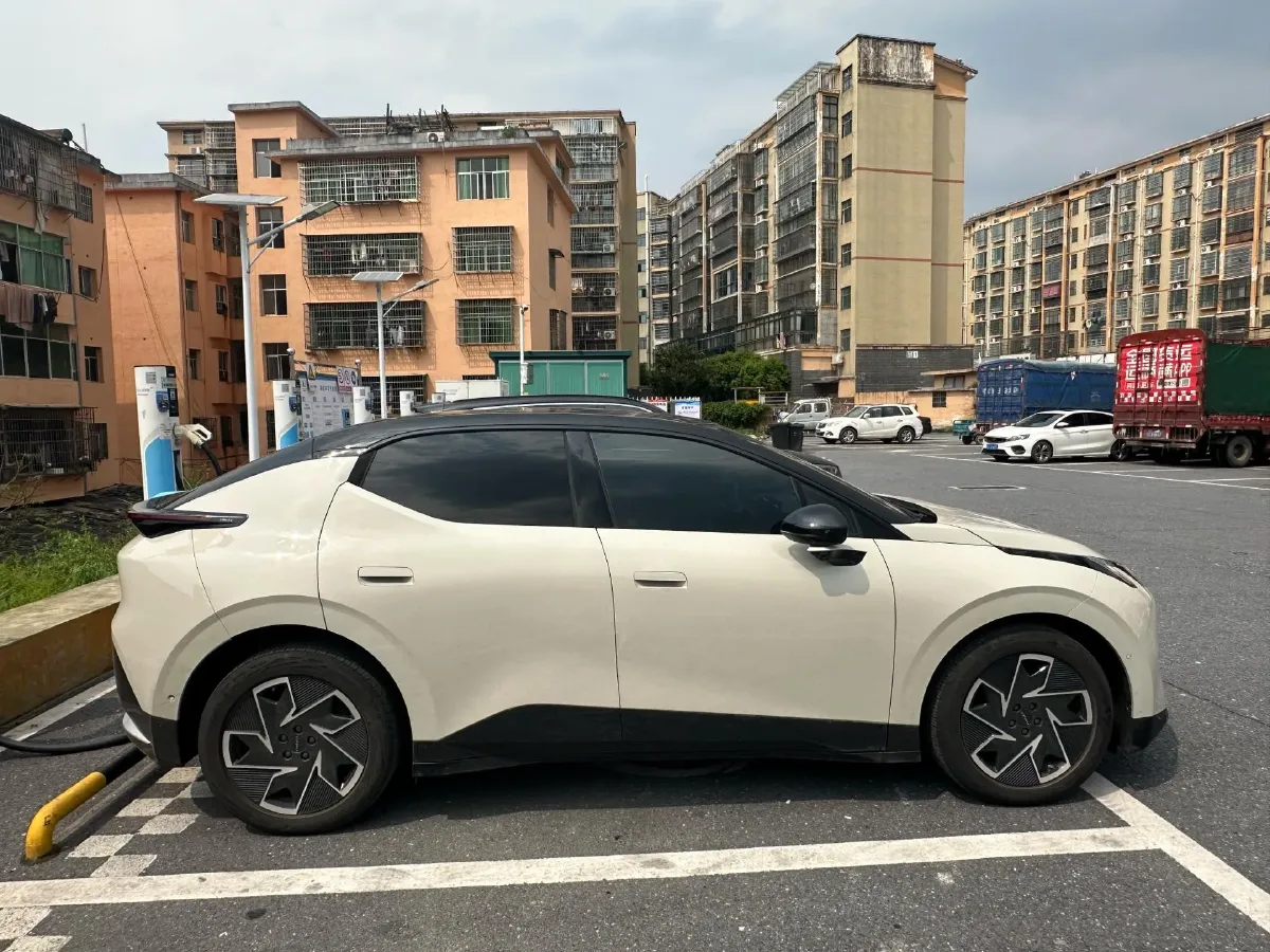 2025 Dongfeng Z9 2.0T 258HP L4 8AT,autocango,china used car exporter,china ev exporter,chinese used car exporter,chinese used ev exporter